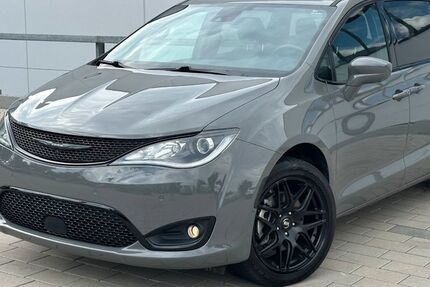 Chrysler Pacifica 100.400 km 25.900 &euro; Bietigheim-Bissingen 74321