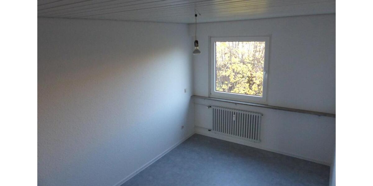 Etagenwohnung Tamm - 4.5 Zimmer, 100 m&sup2;, 1.300&euro; | Angebot:25402497