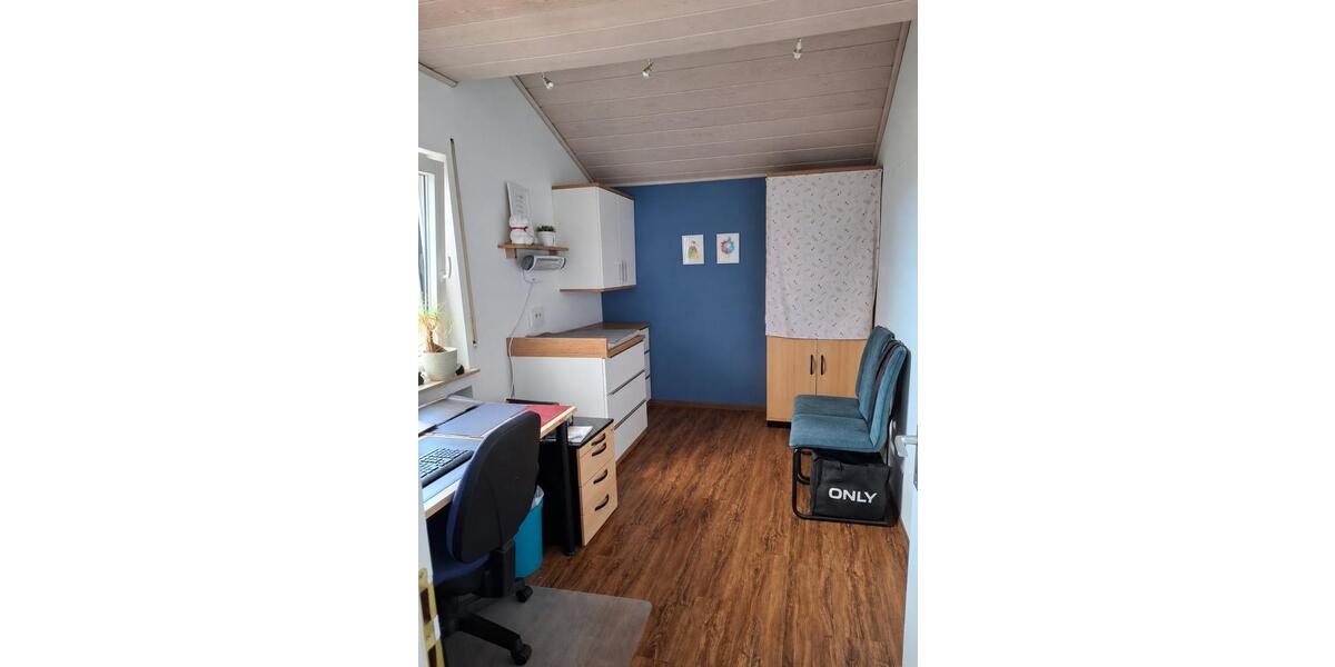 Dachgeschoßwohnung Ehningen - 3.5 Zimmer, 81 m&sup2;, 397.000&euro; | Angebot:27143502