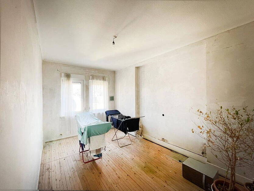 Aussichtsreiche Perspektiven - MFH mit 4 freien Wohneinheiten plus ausbaufähiges DG
