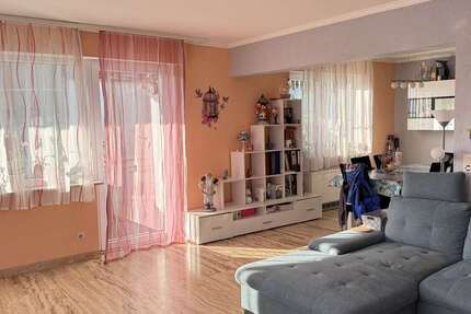 Wohnung zum Kaufen in Stuttgart 269.000 € 103 m² 4 zimmer