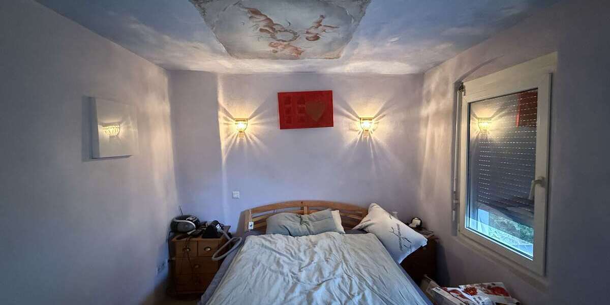 Haus zum Kaufen in Stuttgart 580.000 € 200.9 m² 8 zimmer