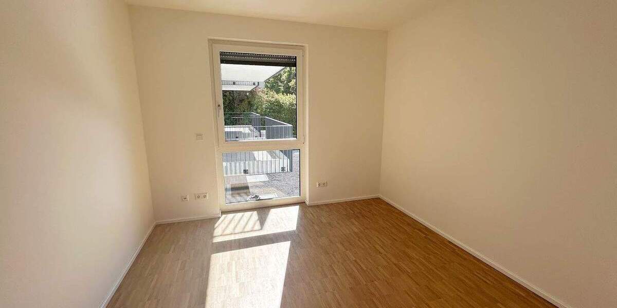 Etagenwohnung Stuttgart Untertürkheim - 4 Zimmer, 104 m&sup2;, 1.790&euro; | Angebot:23059546