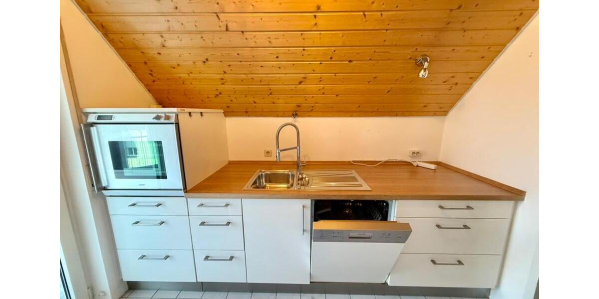 Dachgeschoßwohnung Kirchheim unter Teck - 3 Zimmer, 100 m&sup2;, 1.360&euro; | Angebot:24811598