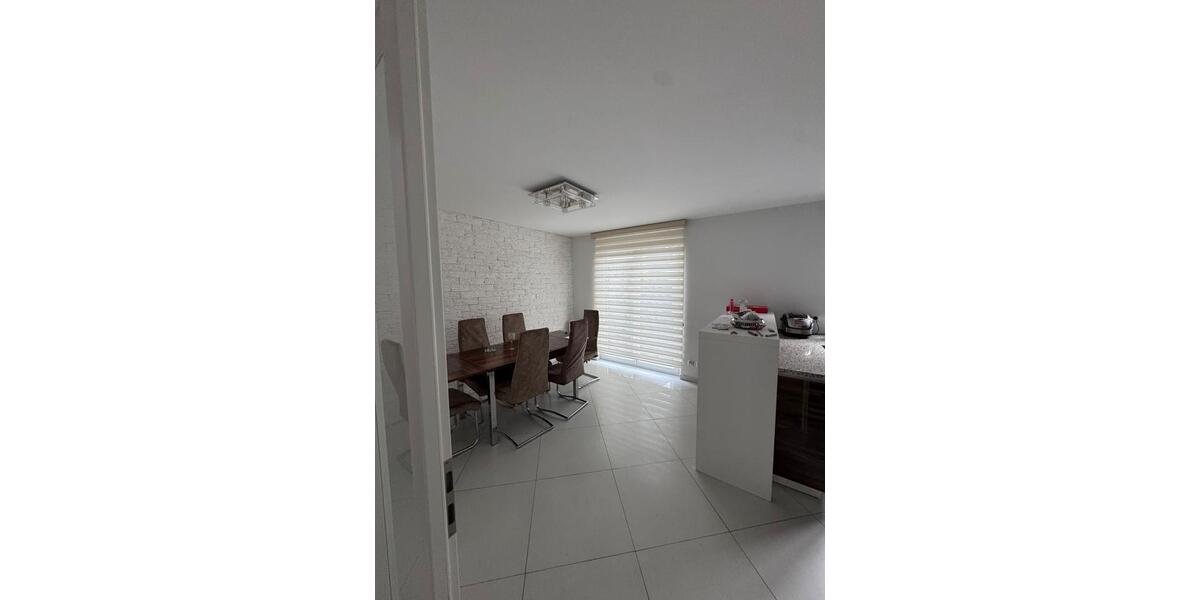 Einfamilienhaus Ostfildern - 7 Zimmer, 150 m&sup2;, 2.700&euro; | Angebot:24733813