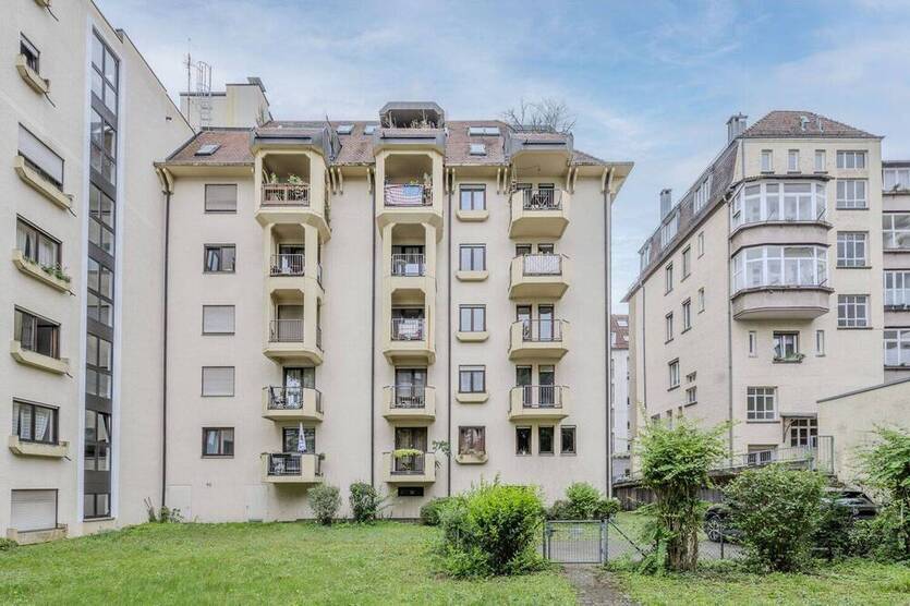 Urbanes Wohnen mit Balkon, Aufzug und TG-Stellplatz in Stuttgart-West