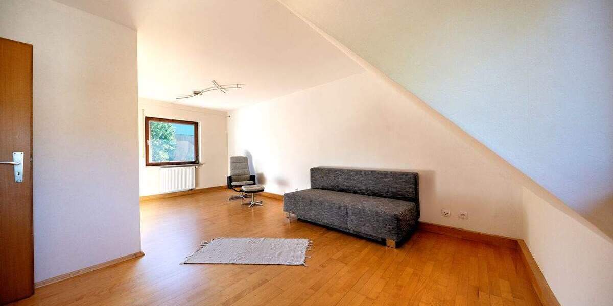 Reihenmittelhaus Sindelfingen Darmsheim - 5 Zimmer, 128 m&sup2;, 449.000&euro; | Angebot:23965487