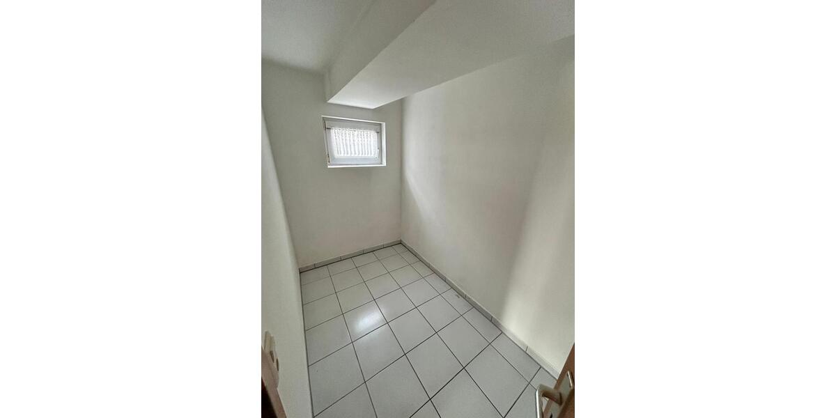 Etagenwohnung Weinstadt - 3 Zimmer, 86 m&sup2;, 300.000&euro; | Angebot:27096386