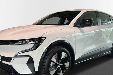 Renault Megane E-TECH 3.000 km 31.330 € Stuttgart 70469