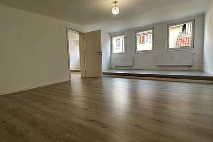 Wohnung Esslingen - 3 Zimmer, 76 m&sup2;, 930&euro; | Angebot:27370993