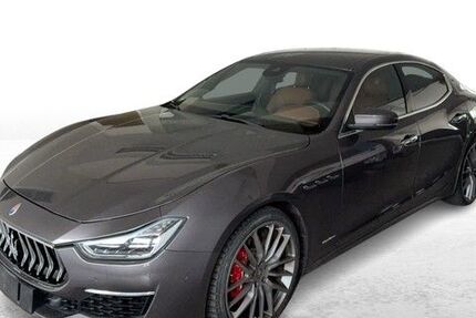 Maserati Ghibli 49.000 km 39.390 &euro; Vaihingen/Enz 71665