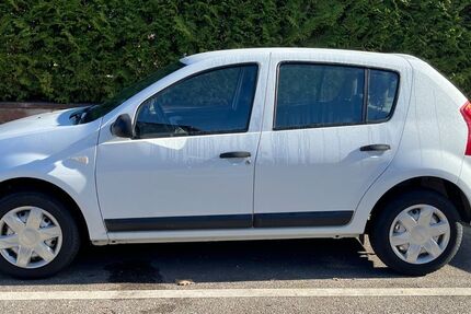 Dacia Sandero 49.900 km 3.150 € Stuttgart 70567