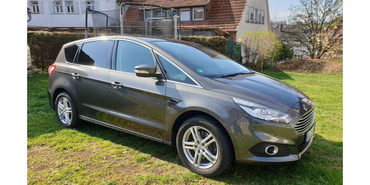 Ford S-Max 88.000 km 16.800 &euro; Ebersbach 73061