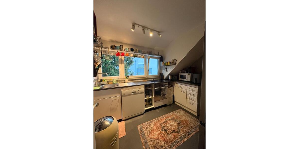 Dachgeschoßwohnung Stuttgart Degerloch - 4 Zimmer, 80 m&sup2;, 1.210&euro; | Angebot:26023510