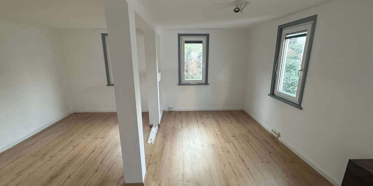 Wohnung zum Mieten in Stuttgart 750 € 96 m² 4 zimmer