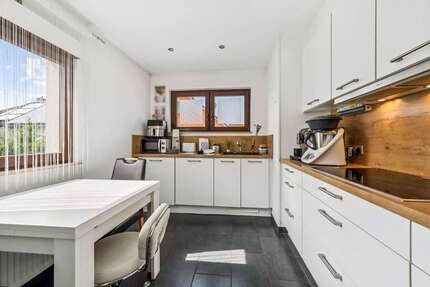 Haus Stuttgart Neuwirtshaus - 9 Zimmer, 190 m&sup2;, 820.000&euro; | Angebot:27117137