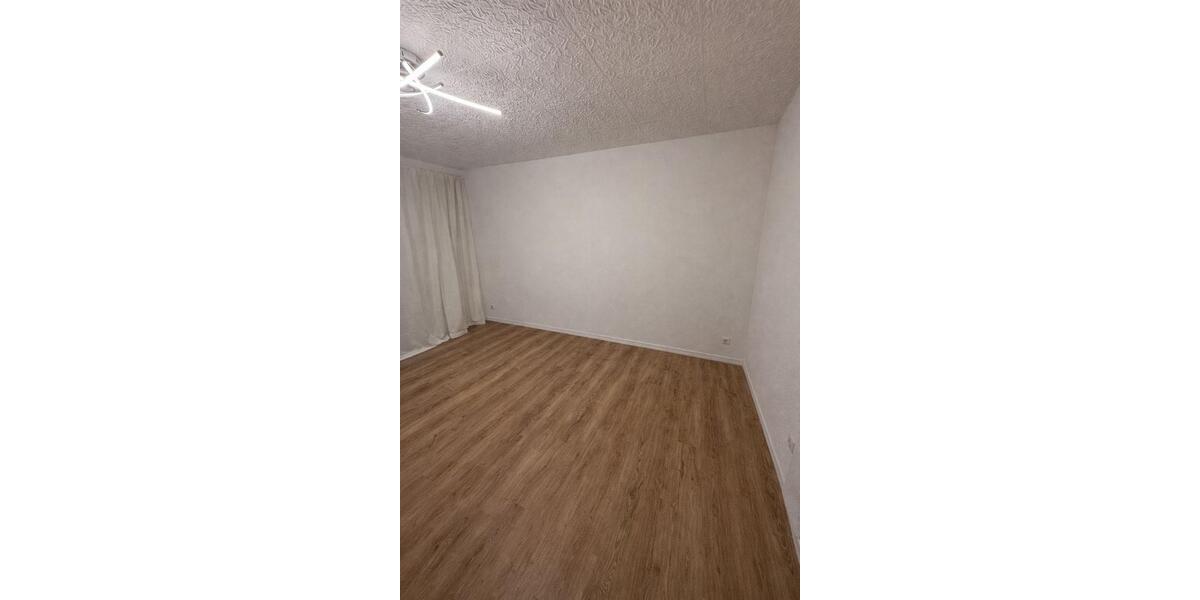Dachgeschoßwohnung Nürtingen - 3 Zimmer, 70 m&sup2;, 275.000&euro; | Angebot:24605428