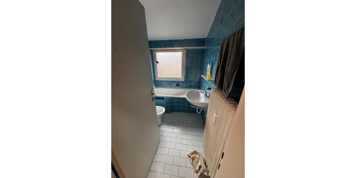 Dachgeschoßwohnung Stuttgart Hedelfingen - 3 Zimmer, 60 m&sup2;, 700&euro; | Angebot:26320975