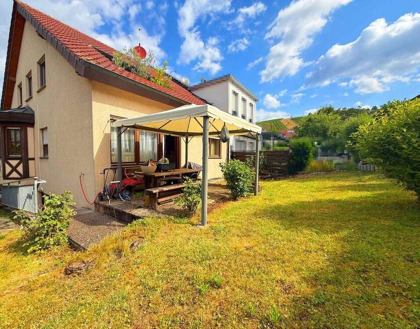 Vermietetes Mehrfamilienhaus in bester Lage von Weinstadt-Schnait