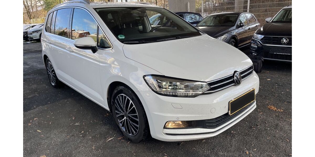 VW Touran 127.400 km 25.300 € Stuttgart 70437