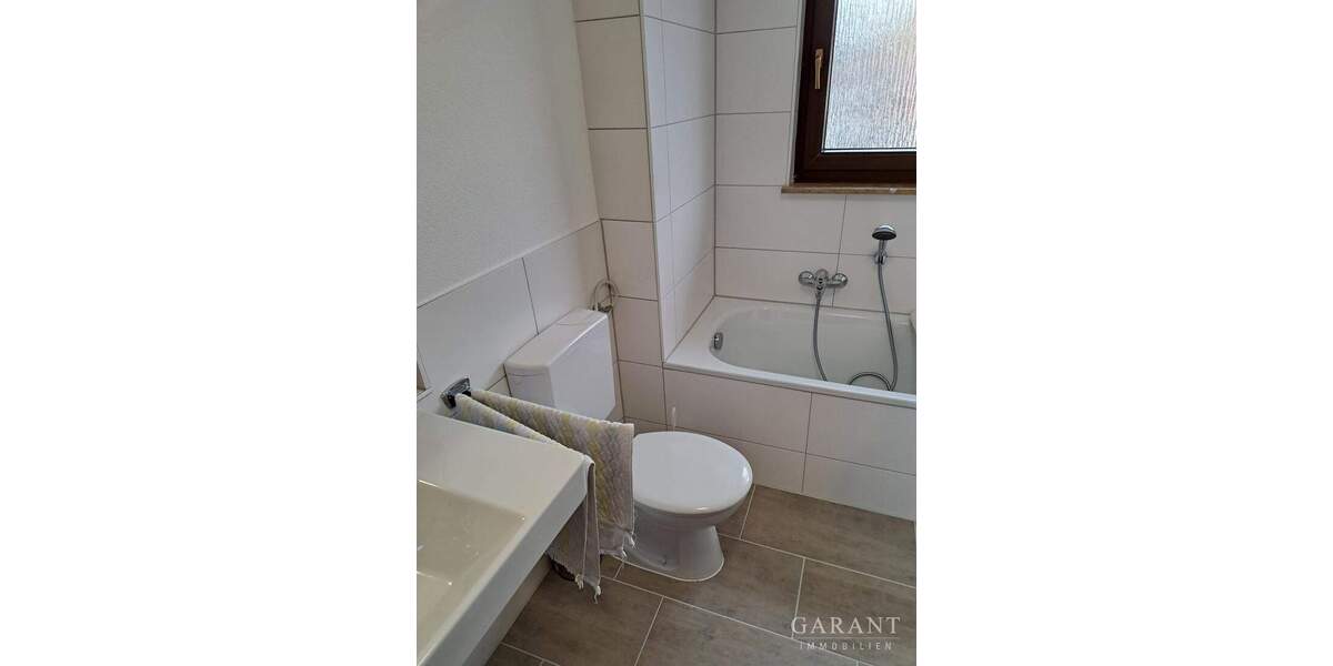 Doppelhaushälfte Wolfschlugen - 5 Zimmer, 102 m&sup2;, 375.000&euro; | Angebot:25781238