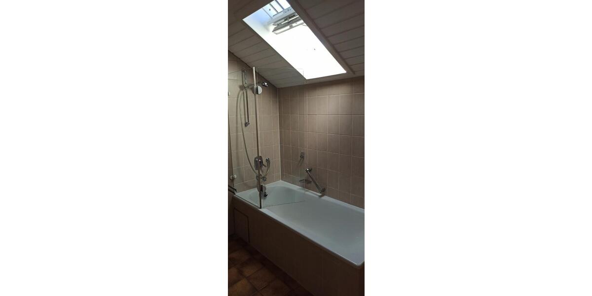 Dachgeschoßwohnung Stuttgart Mühlhausen - 2.5 Zimmer, 925&euro; | Angebot:23670752