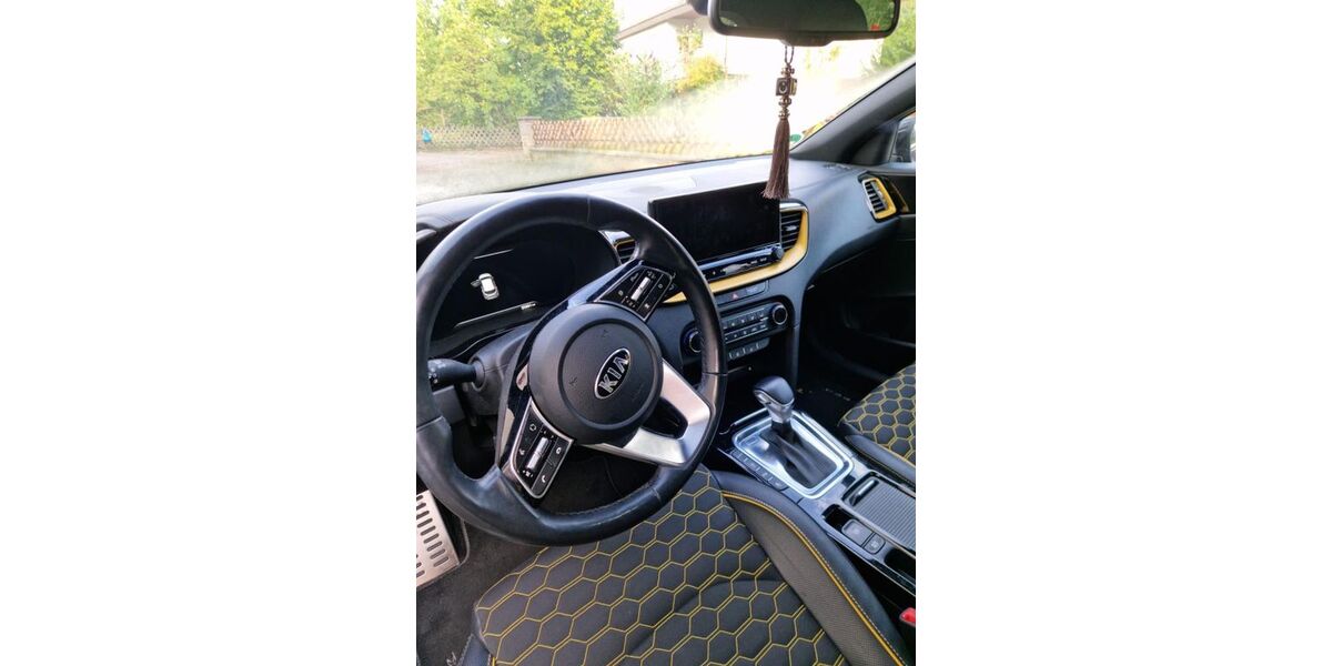 Kia XCeed 45.150 km 18.300 € Stuttgart 70374