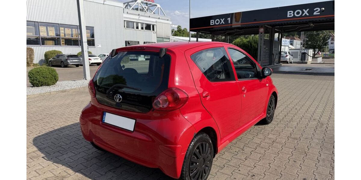 Toyota Aygo (X) 171.008 km 2.899 &euro; Esslingen 73734