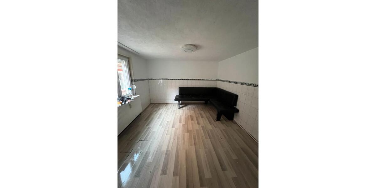 Mehrfamilienhaus, Wohnhaus Aichtal - 8 Zimmer, 160 m&sup2;, 1.800&euro; | Angebot:26377079