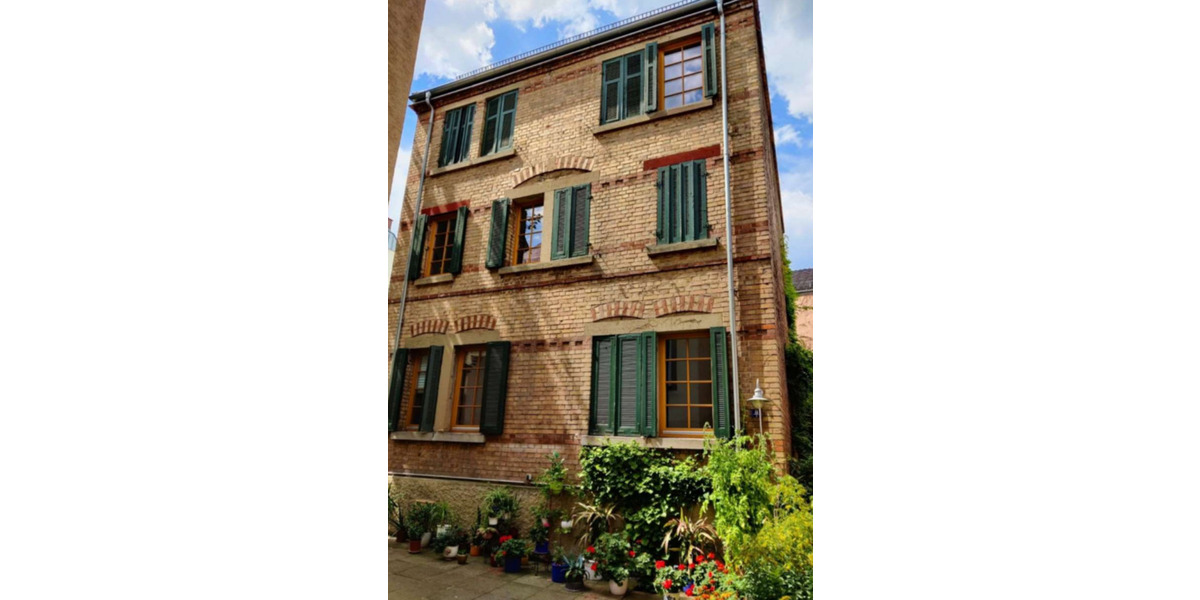 Lichtdurchflutete 3-Zimmer-Maisonette Wohnung mit Altbauflair 3 zimmer