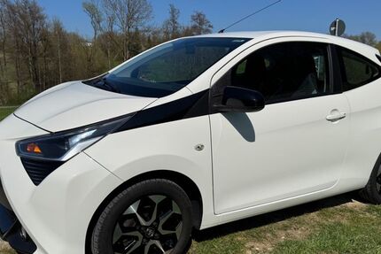 Toyota Aygo (X) 74.400 km 8.750 &euro; Nürtingen 72622