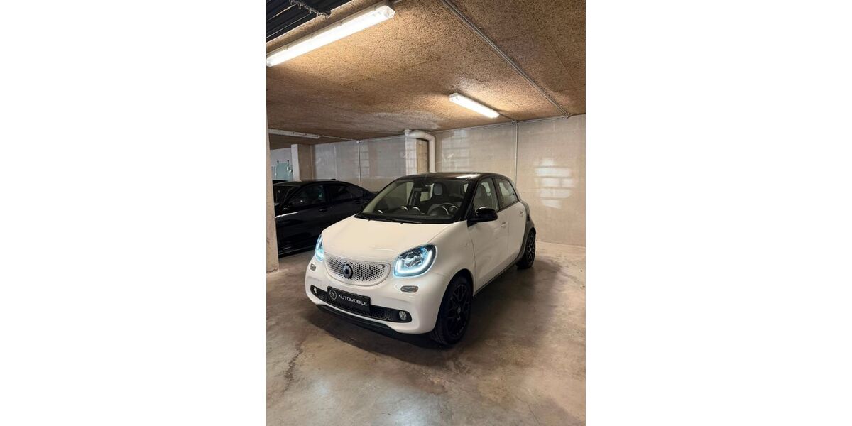 Smart ForFour 51.053 km 8.699 &euro; Stuttgart 70374