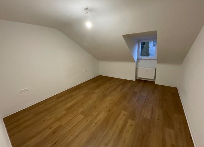 Dachgeschoßwohnung Esslingen am Neckar Hegensberg - 2 Zimmer, 55 m&sup2;, 590&euro; | Angebot:24977364