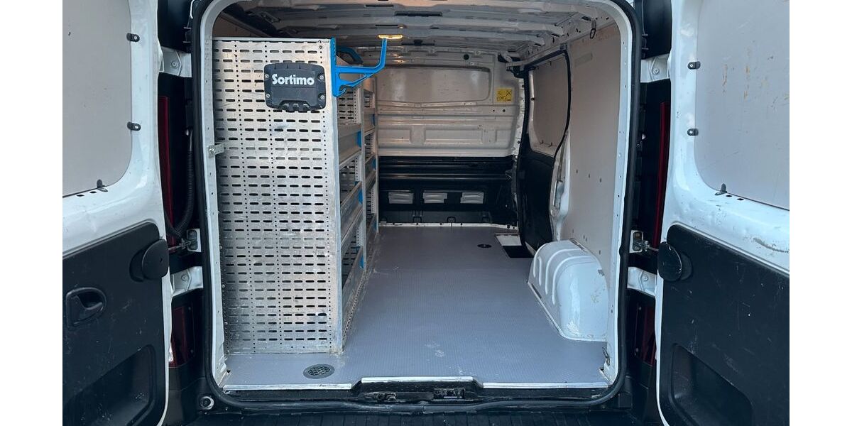 Opel Vivaro 73.327 km 14.990 &euro; Sindelfingen 71065