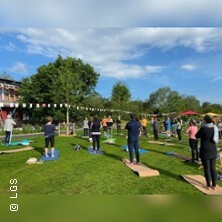 Yoga am Parksee mit Gerda Kirchheim bei München
