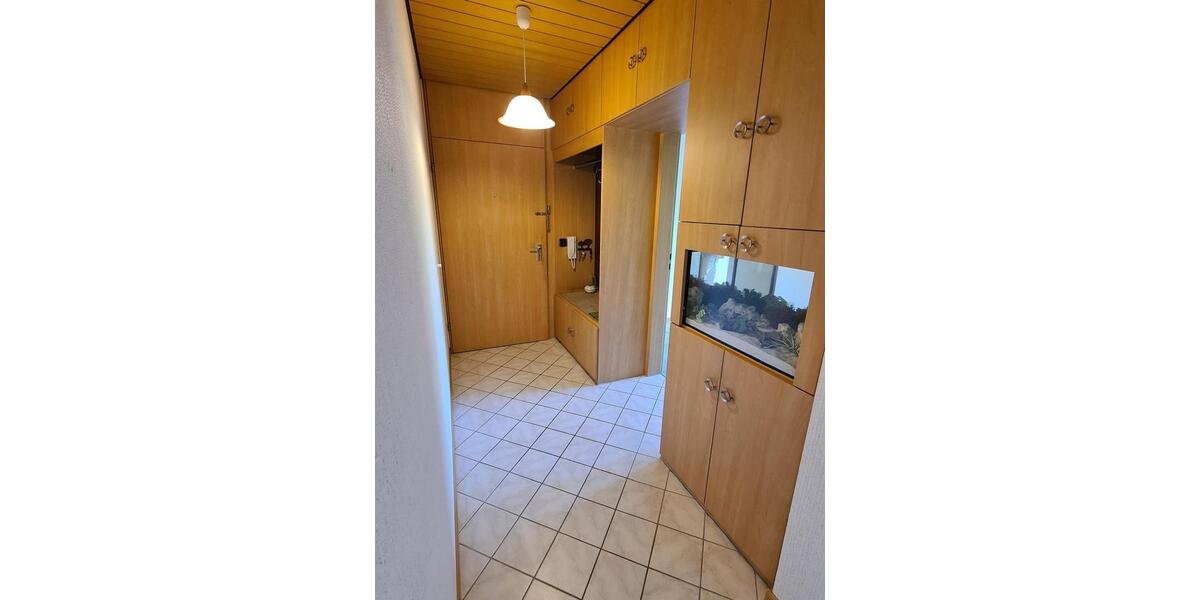 Etagenwohnung Frickenhausen - 4 Zimmer, 90 m&sup2;, 1.340&euro; | Angebot:24981180