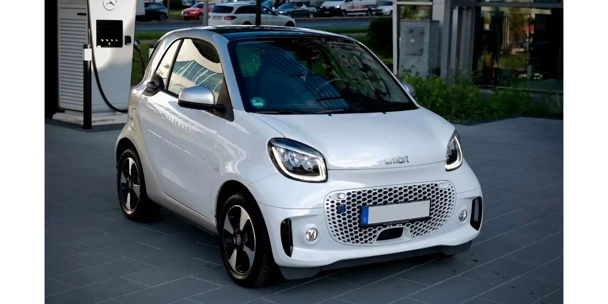 Smart ForTwo 11.000 km 12.900 &euro; Stuttgart 70435