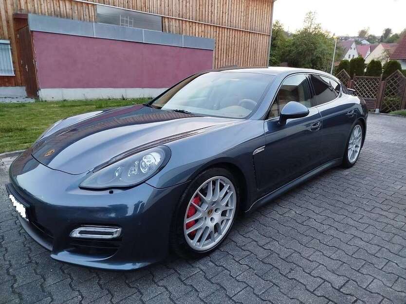 Porsche Panamera 154.000 km 27.800 € Neckartailfingen 72666