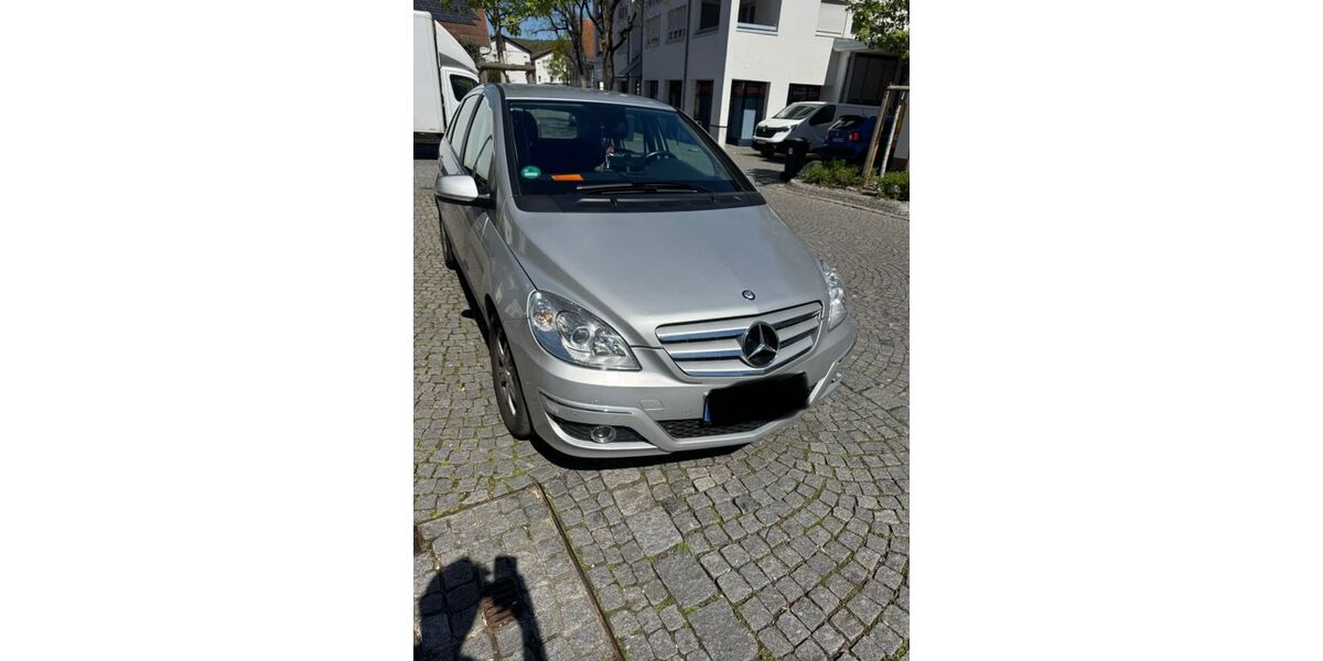 Mercedes-Benz B 180 103.037 km 8.800 &euro; Altbach 73776