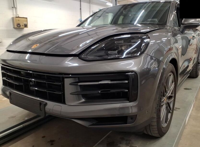 Porsche Cayenne 33.500 km 95.999 € Stuttgart 70499