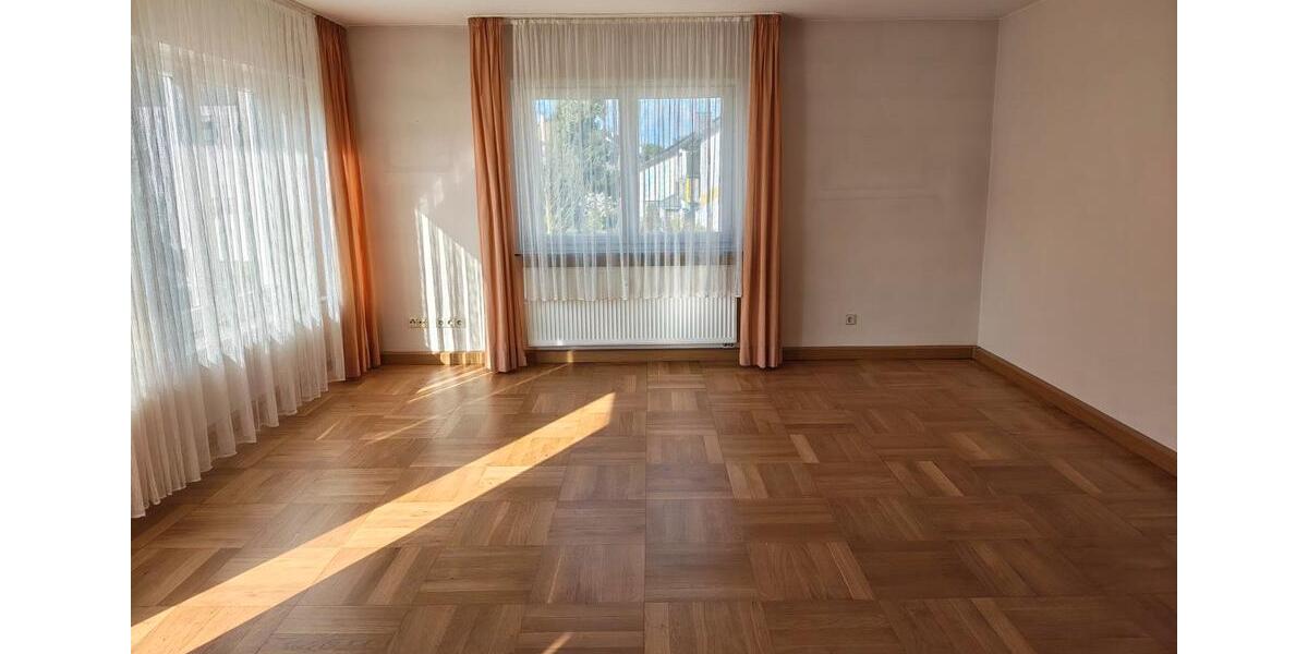 Etagenwohnung Leonberg - 3 Zimmer, 87 m&sup2;, 910&euro; | Angebot:26249345
