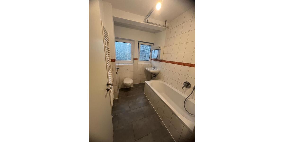 Etagenwohnung Stuttgart Degerloch - 3 Zimmer, 70 m&sup2;, 1.100&euro; | Angebot:26350163