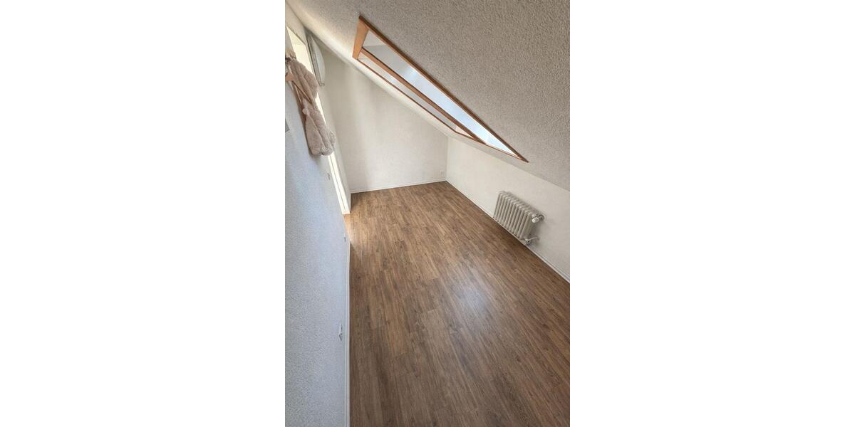 Dachgeschoßwohnung Nürtingen - 3 Zimmer, 70 m&sup2;, 275.000&euro; | Angebot:24605428