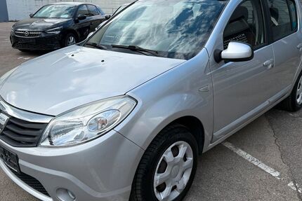Dacia Sandero 29.000 km 4.490 &euro; Münchingen 70825