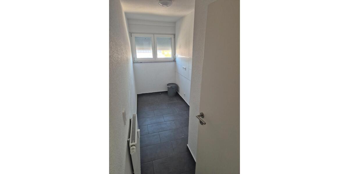 Dachgeschoßwohnung Leonberg - 3 Zimmer, 82 m&sup2;, 1.050&euro; | Angebot:26083451