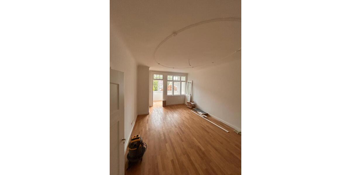 Dachgeschoßwohnung Stuttgart Bad Cannstatt - 5 Zimmer, 145 m&sup2;, 2.660&euro; | Angebot:26384372