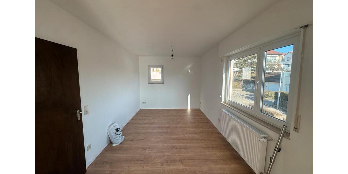 Etagenwohnung Fellbach - 4 Zimmer, 14 m&sup2;, 550&euro; | Angebot:26279723