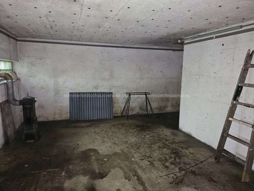 Halle in Stuttgart 350 € 30 m²