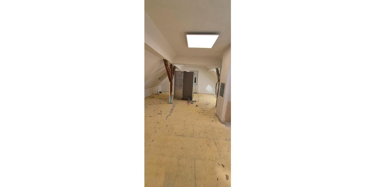 Dachgeschoßwohnung Stuttgart Zuffenhausen - 3 Zimmer, 70 m&sup2;, 199.000&euro; | Angebot:26740748