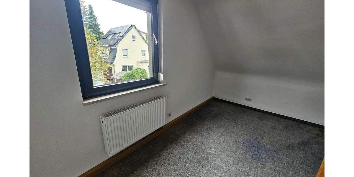 Mehrfamilienhaus, Wohnhaus Stuttgart Stammheim - 7 Zimmer, 135 m&sup2;, 585.000&euro; | Angebot:25704057